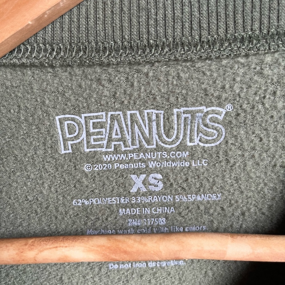 Peanuts Pullover - Picture 2 of 2